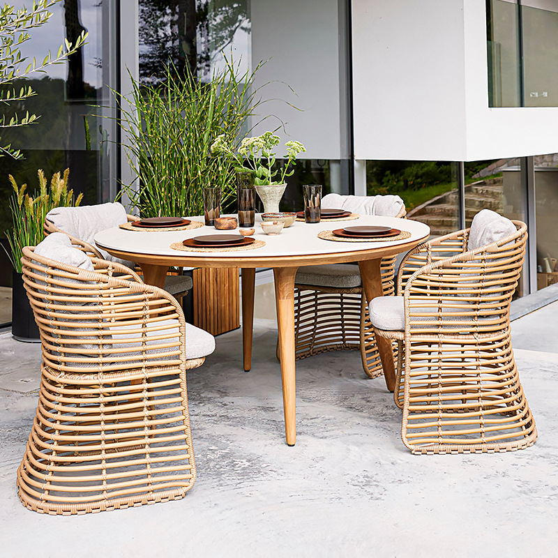 Tables And Chairs Courtyard, O - Coffee Tea Garden 评论和价格